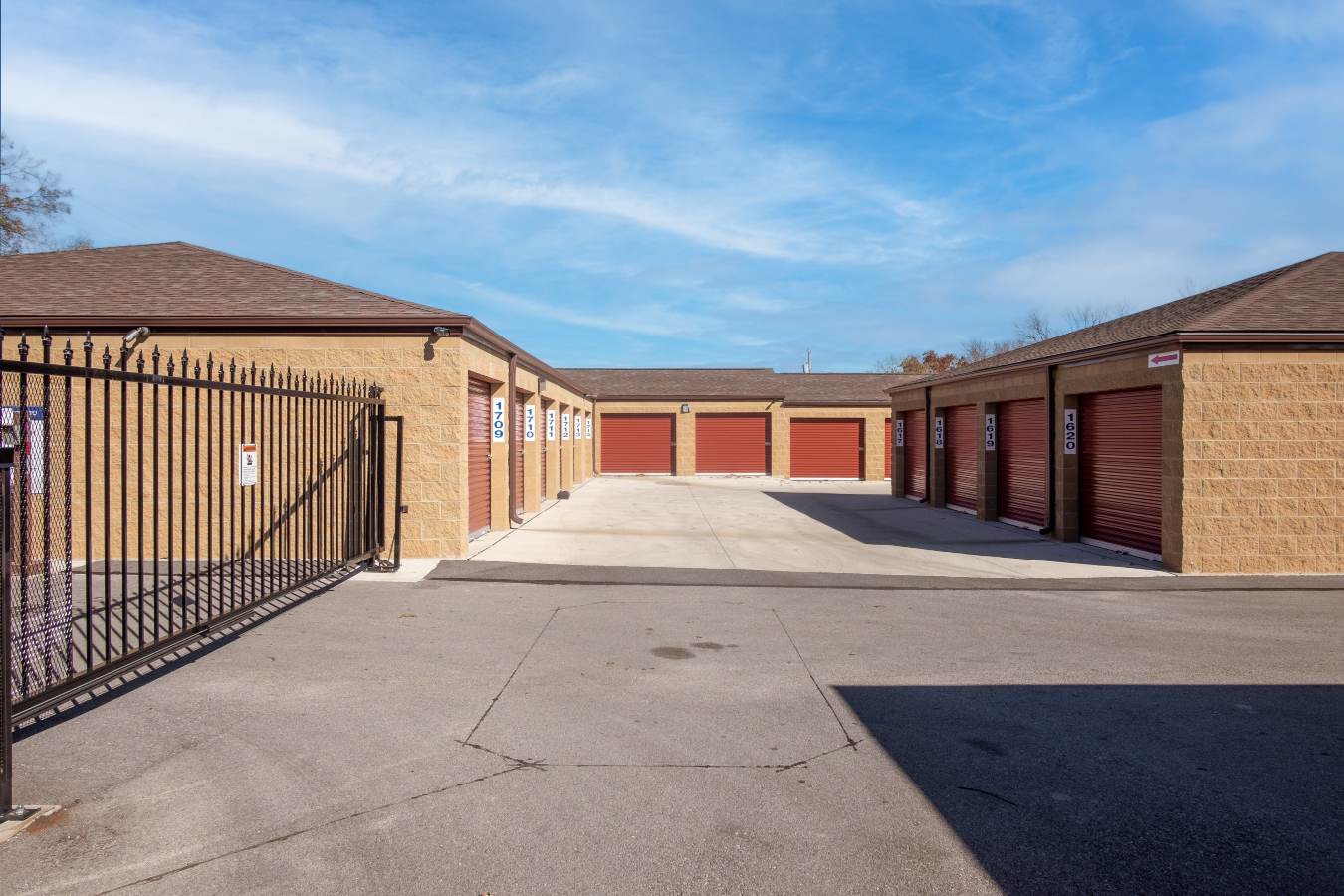  National Storage – New Albany 2638 Charlestown Rd, New Albany, IN 47150