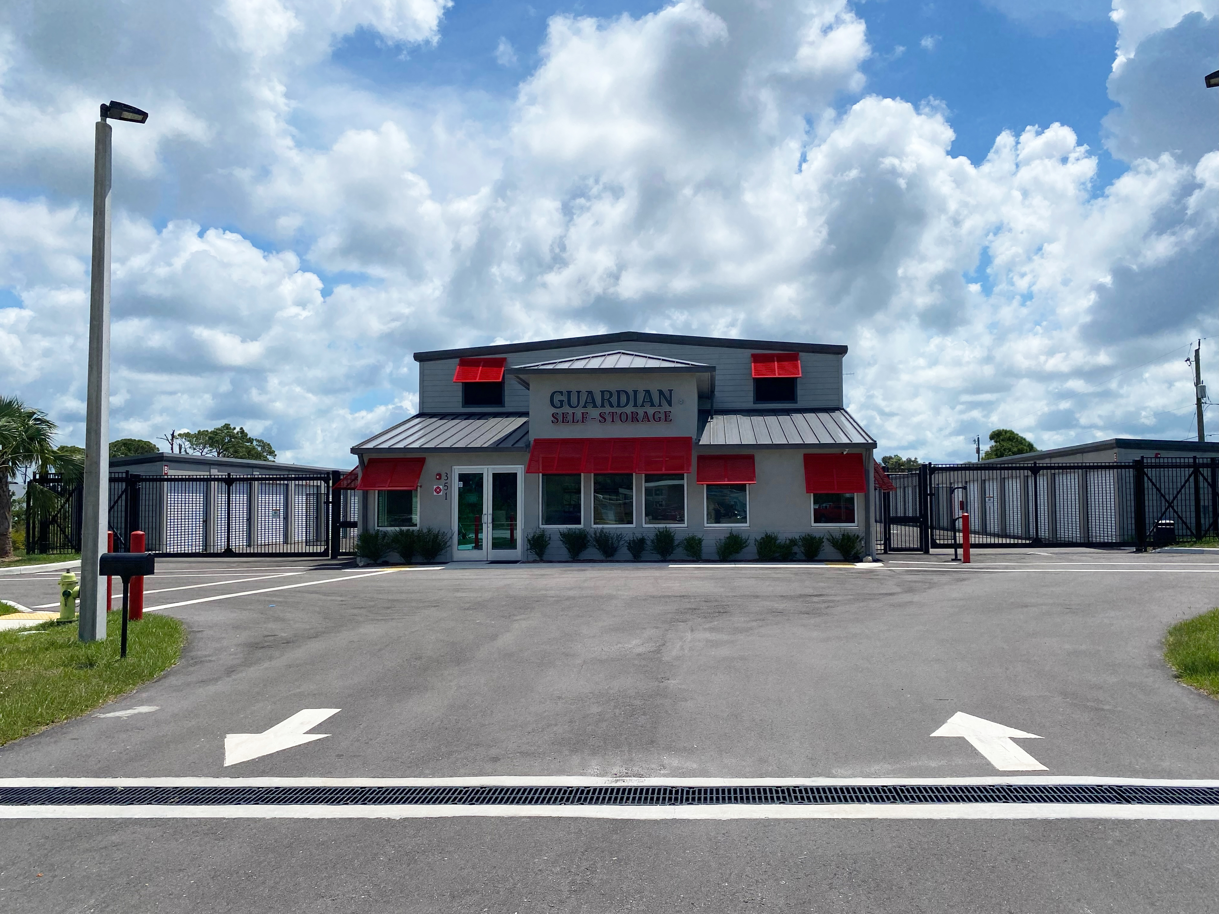 clean and secure self storage facility englewood fl