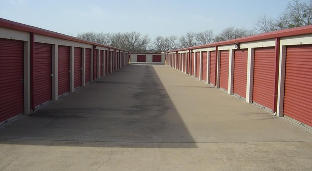 Check Plus Storage Facility Smithville TX