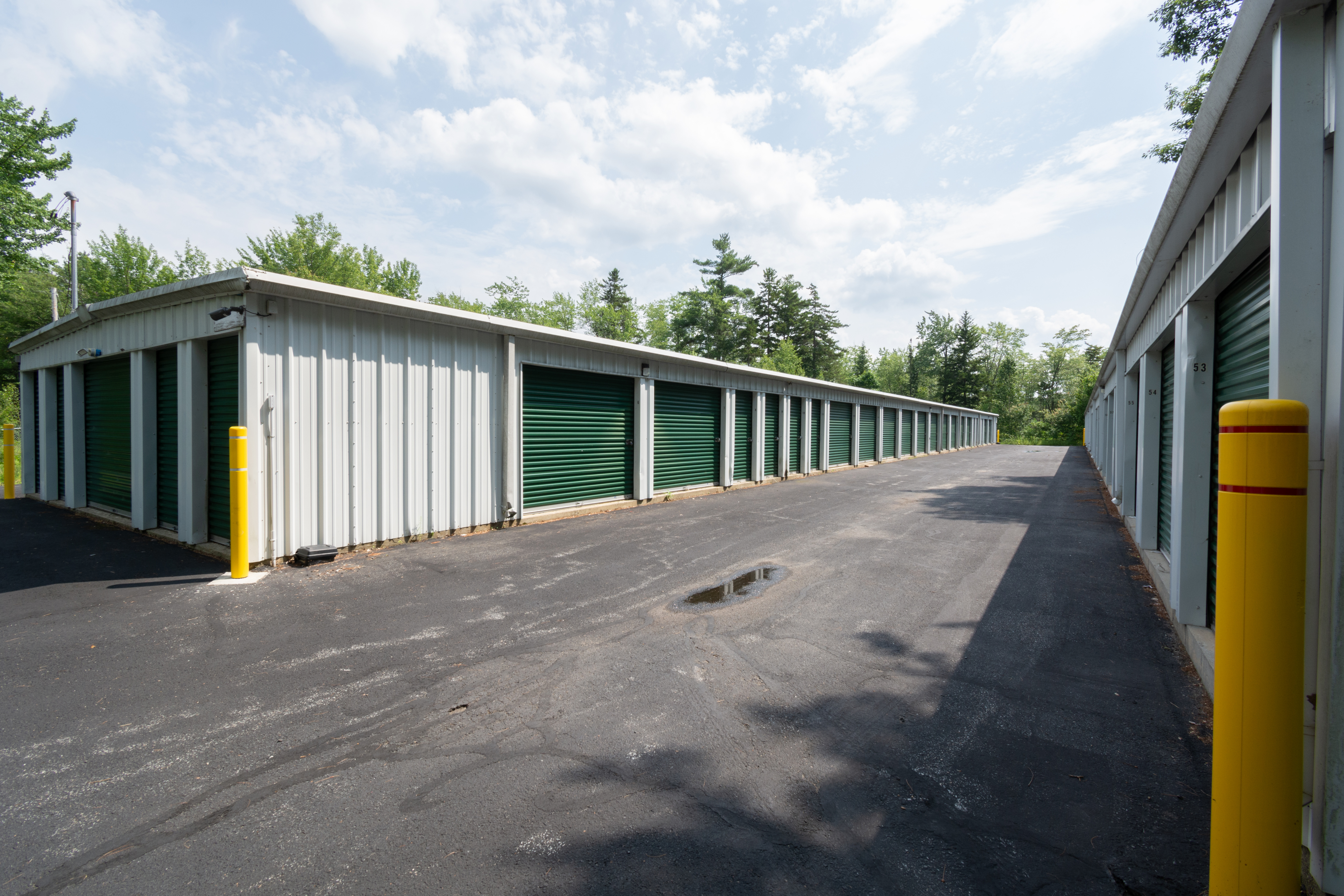 Storage units near Ashburnham with asphalt access and easy loading space