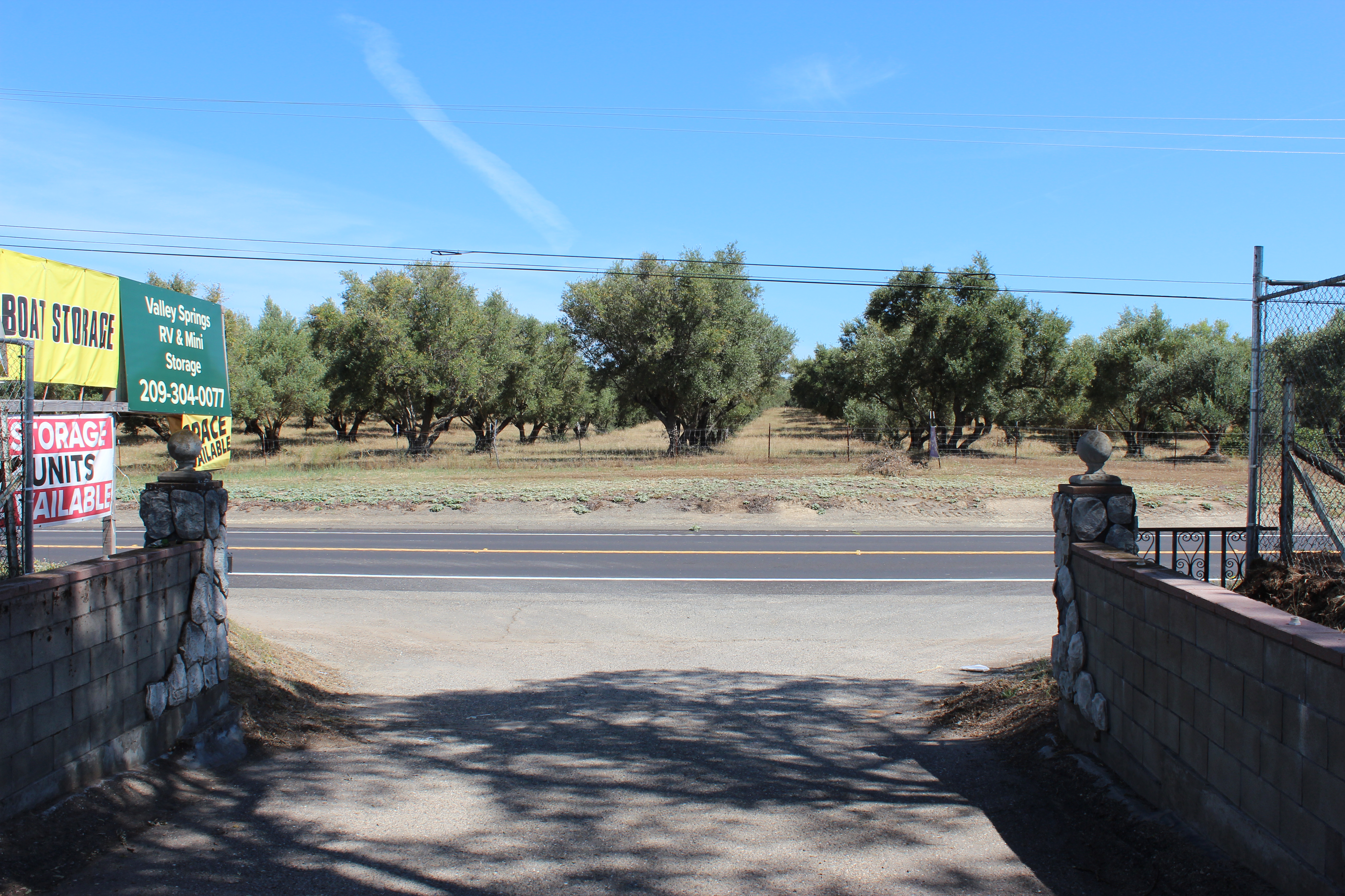 Valley Springs RV & Mini Storage -Outdoor RV/Vehicle Parking in Valley Springs, CA