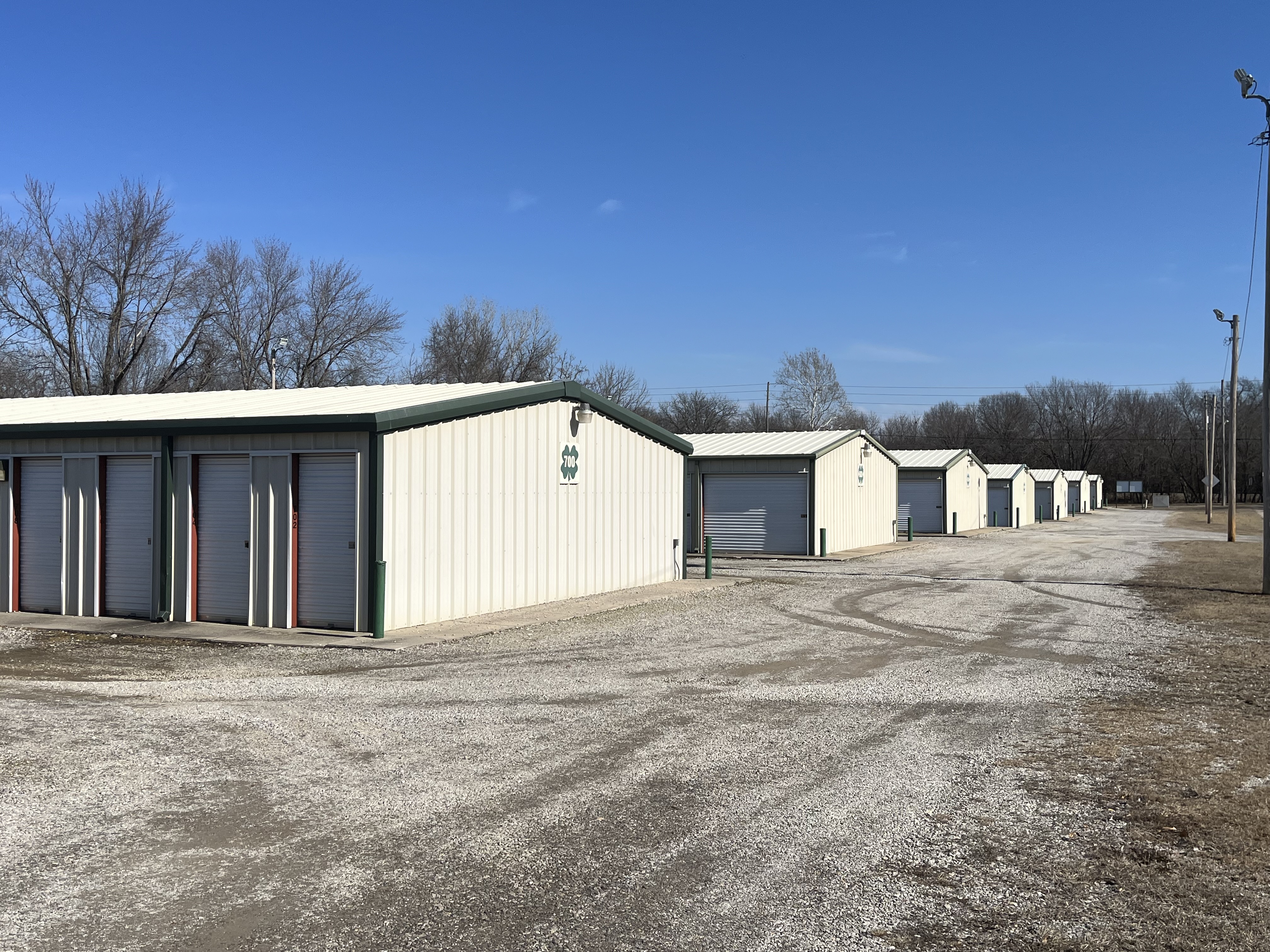 Secure 24/7 Access Storage with Drive-up Units in Pittsburg, Kansas