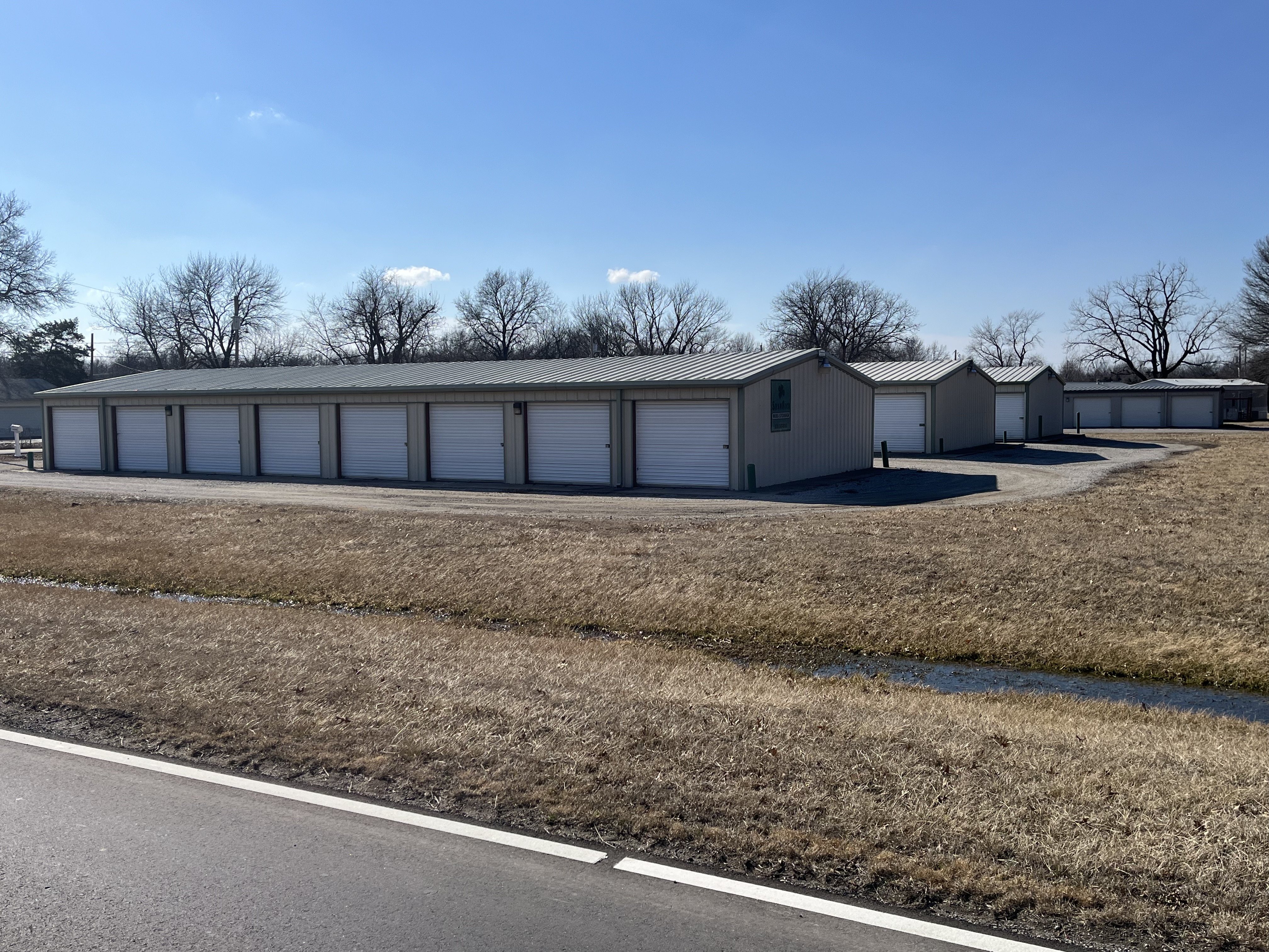 Secure 24/7 Access Storage with Drive-up Units in Pittsburg, Kansas