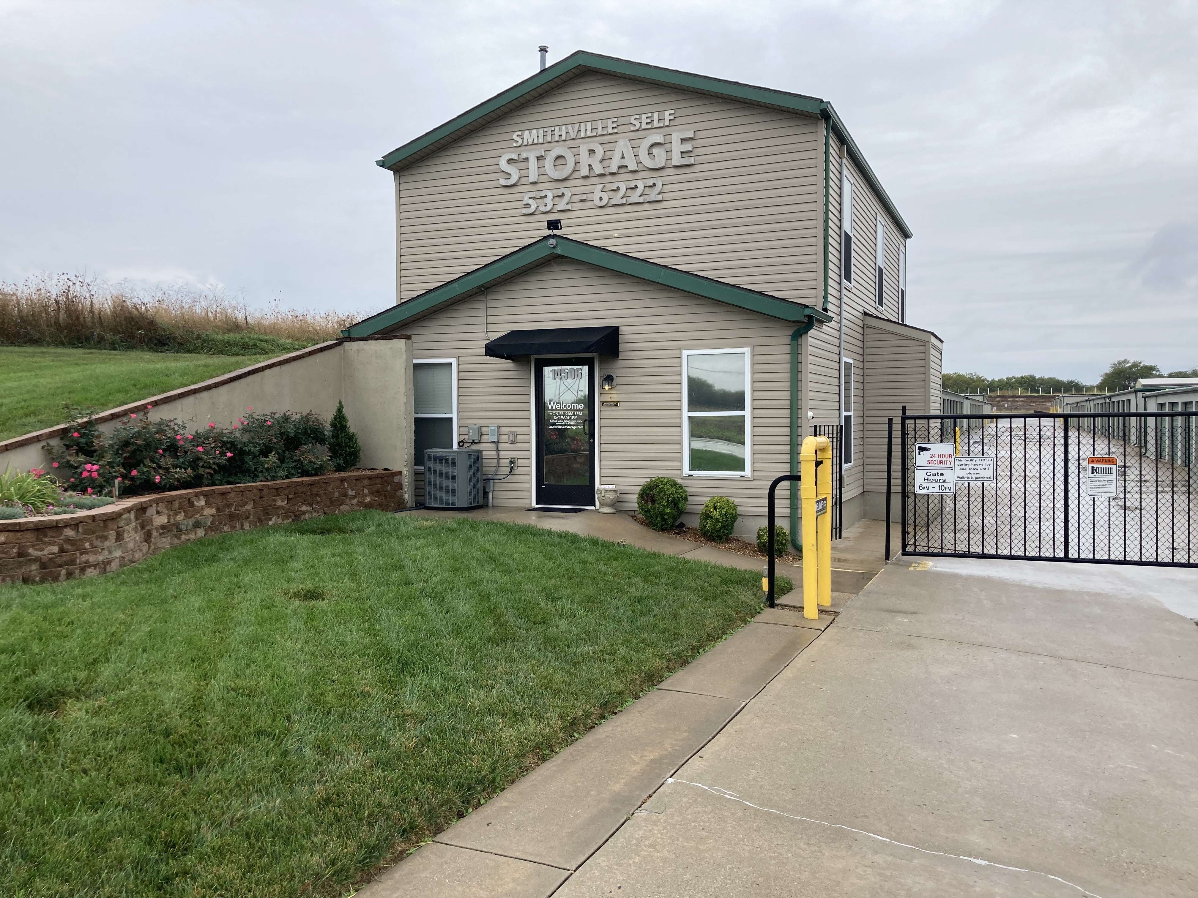 Smithville Self Storage Front Entry