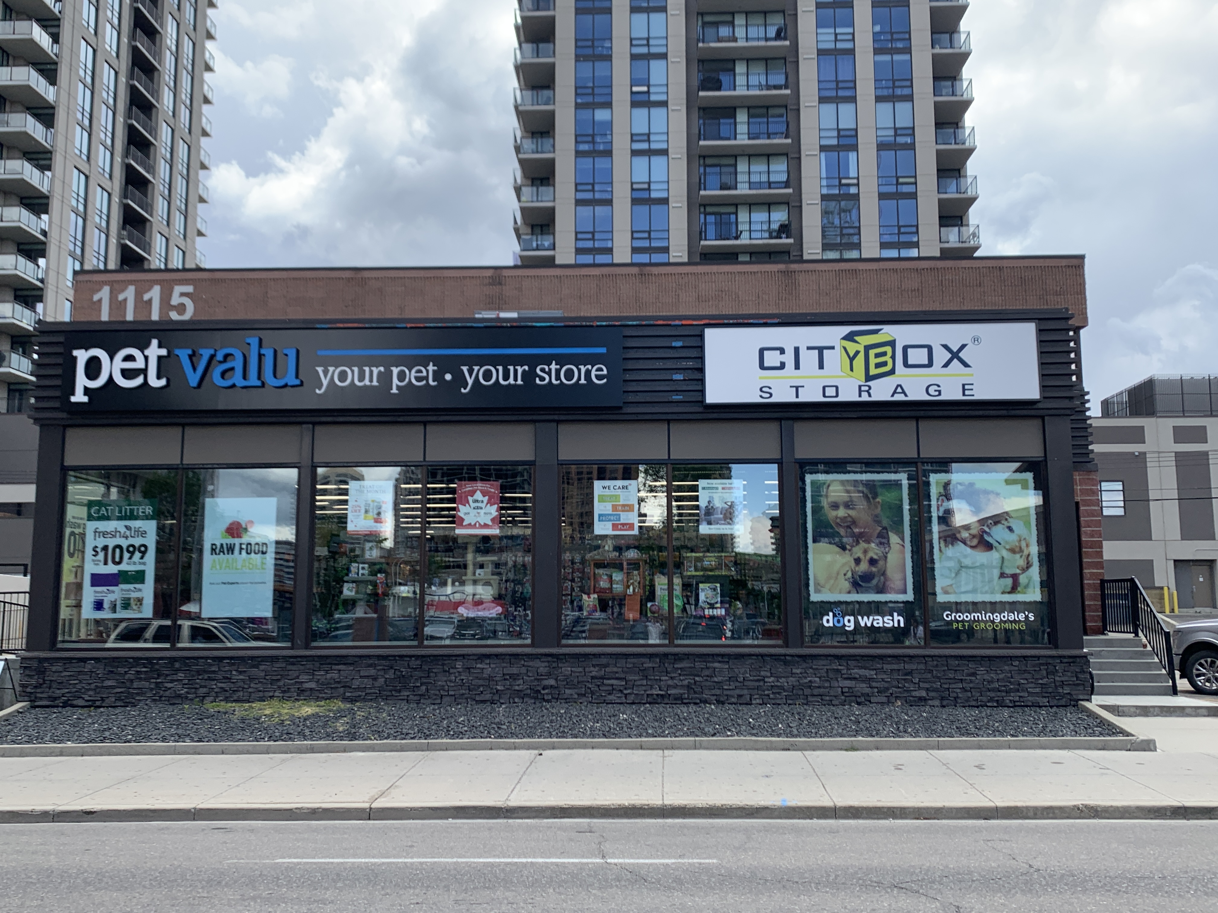 front entrance to citybox self storage in calgary