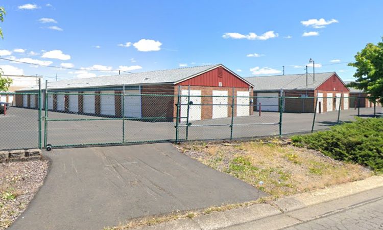 drive-up accessible storage units at Albany Self Stor