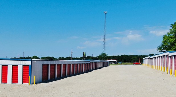 Wide Aisles at Tool, TX