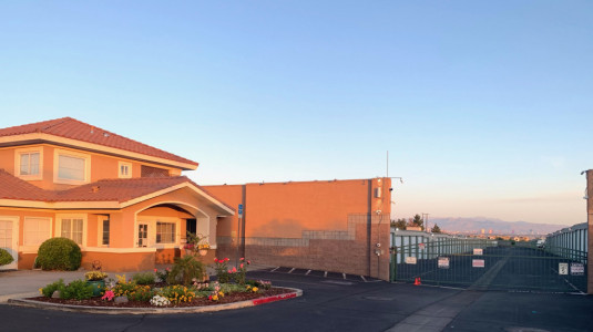 secure self storage in henderson nv