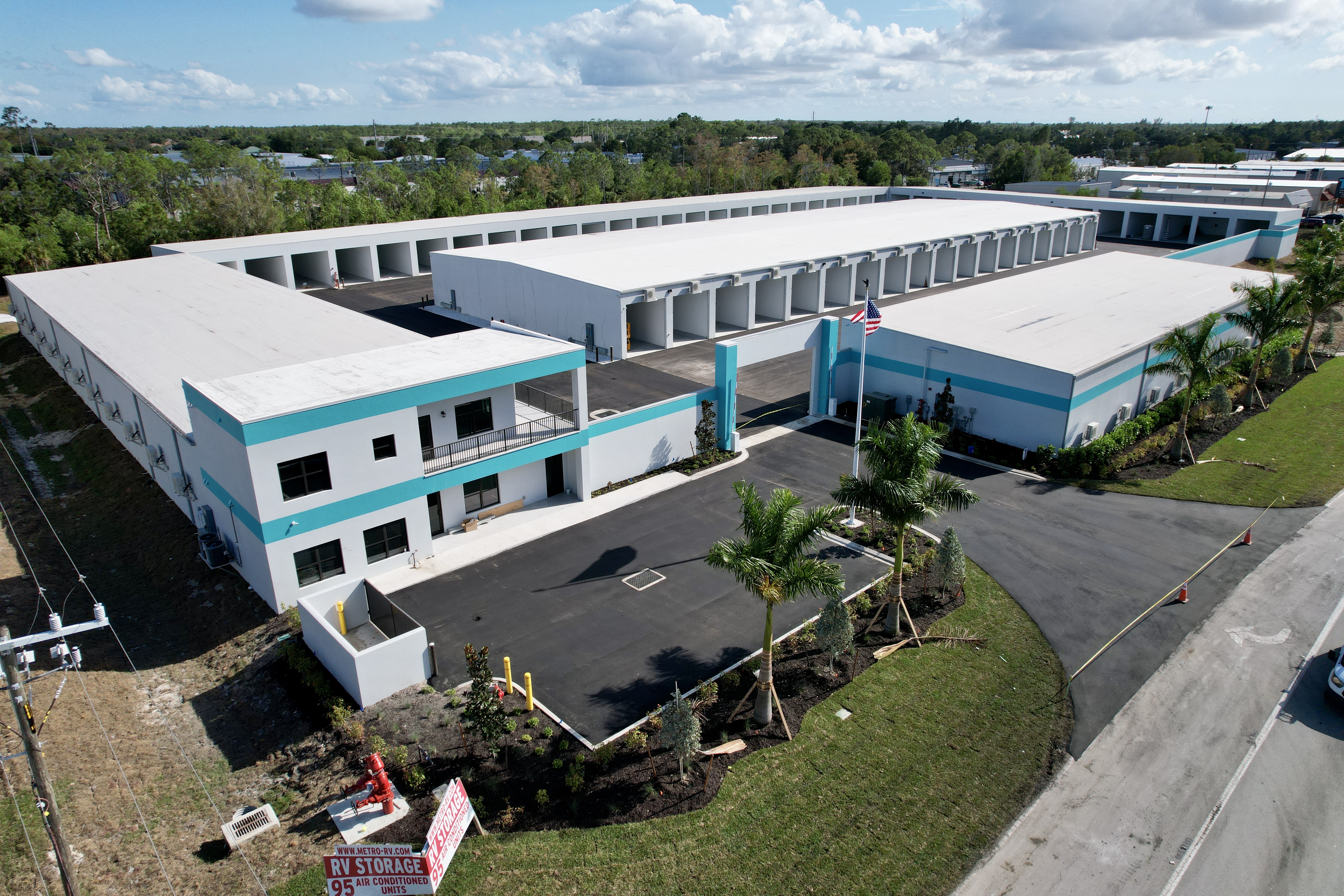 Metro-Maxx RV & Boat Storage Facility with Office – Fort Myers, FL Modern climate-controlled RV and boat storage facility with on-site office and secure gated access at Metro-Maxx in Fort Myers, FL