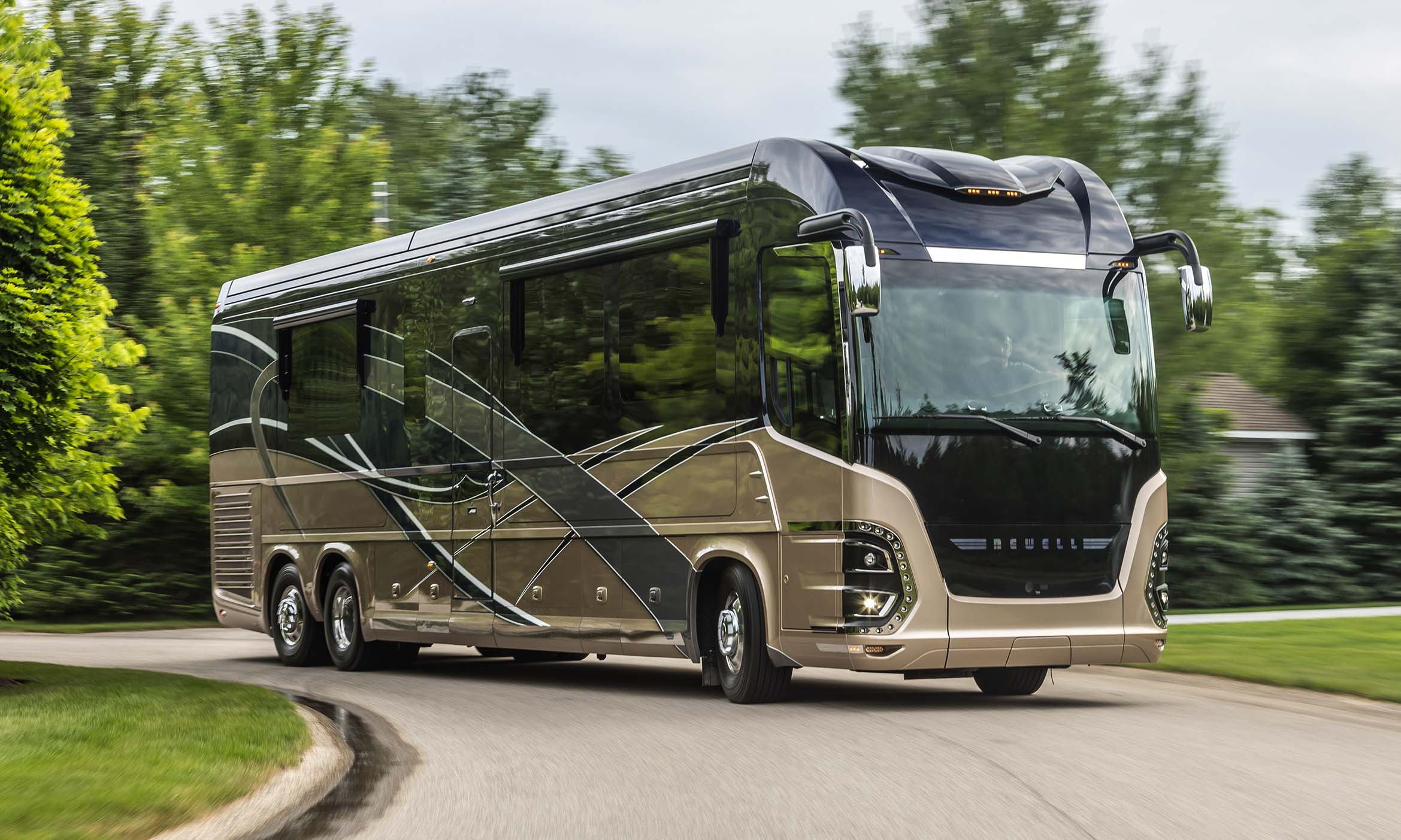 MetroMaxx premium indoor climate-controlled boat and RV storage facility on Metro Parkway in Fort Myers, Florida MetroMaxx premium indoor climate-controlled boat and RV storage facility on Metro Parkway in Fort Myers, Florida