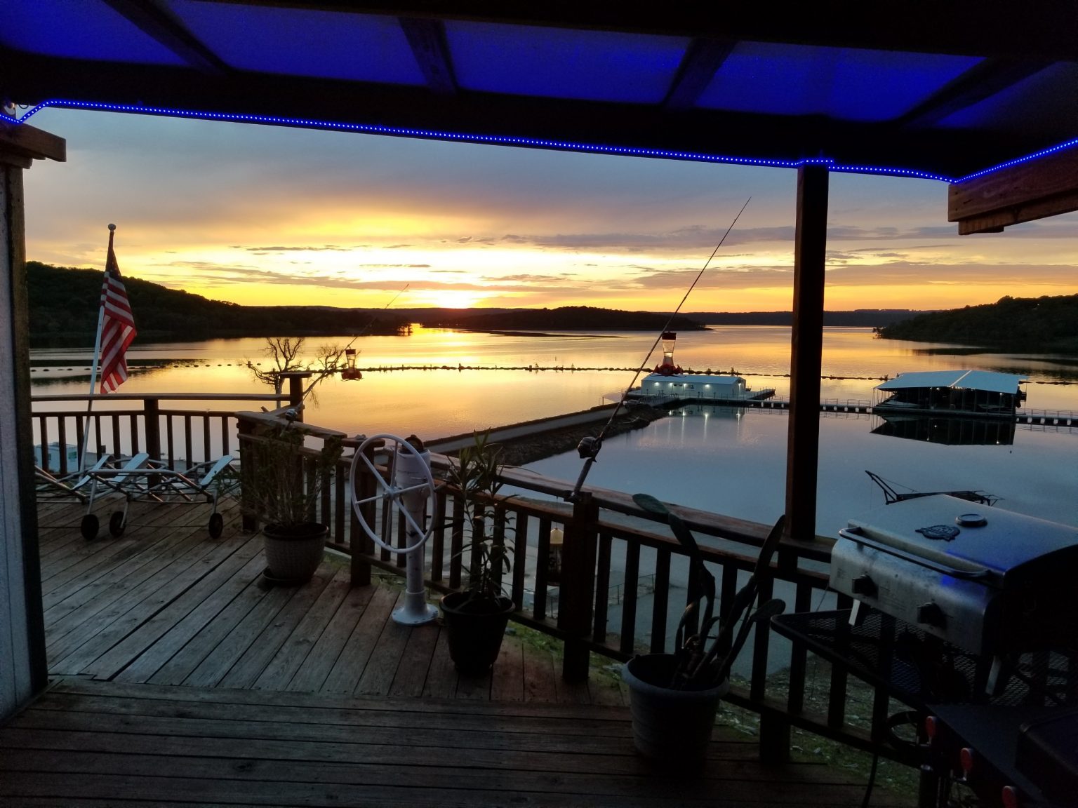 Snake Creek Marina - Lake Tenkiller, Oklahoma  18576 W Snake Creek Rd Cookson, OK 74427