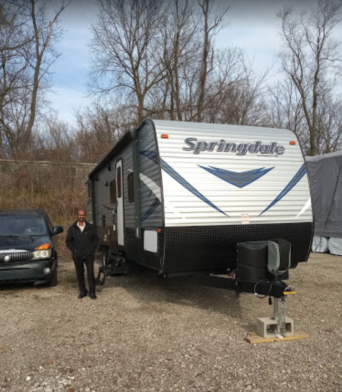 rv parking spaces lapeer mi