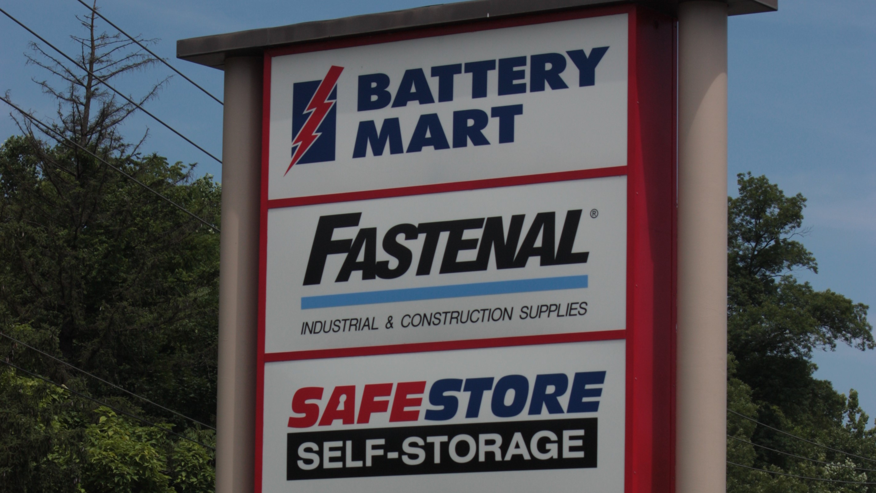 safe store self storage front sign