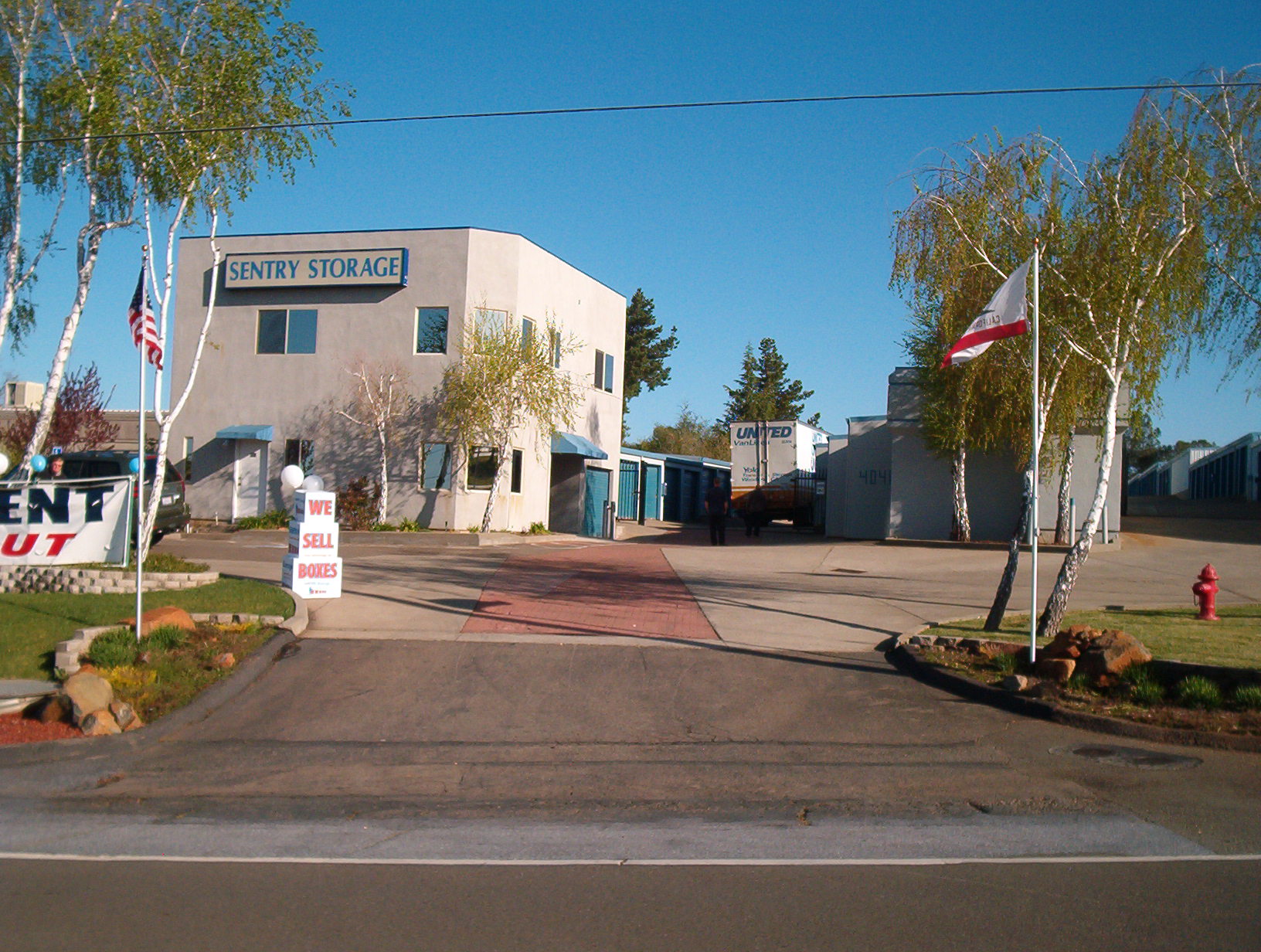 Sentry Storage Facility and Office Entrance on 4041 Wild Chaparral Dr