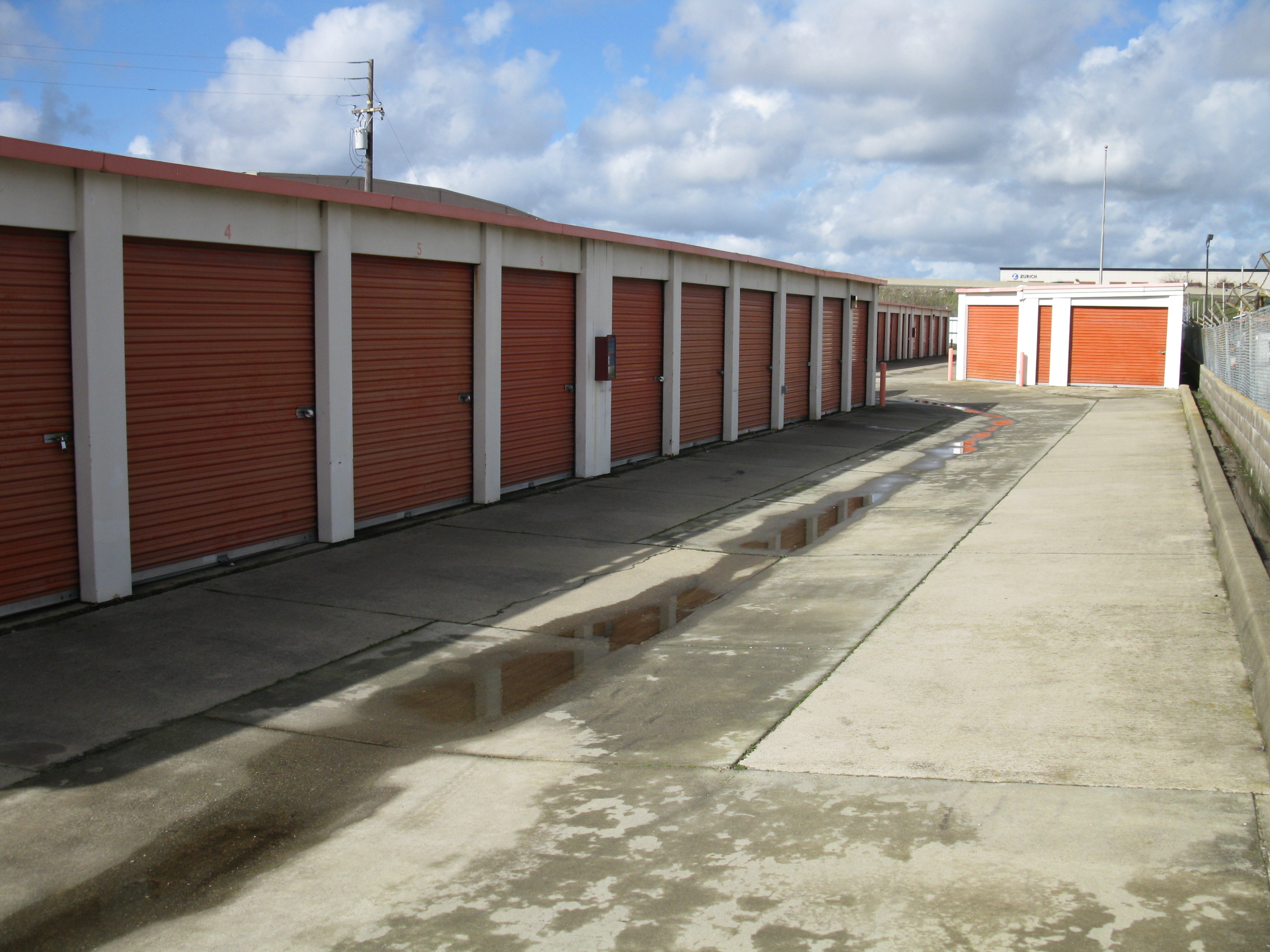 Sentry Storage on Folsom Blvd has wide isles for large moving trucks and easy maneuvering 