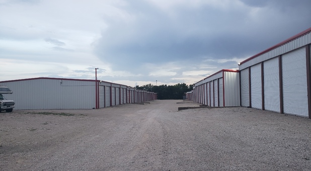 Wide isles between storage buildings for easy RV and boat towing and maneuvering  