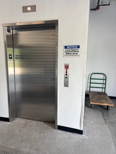 secured units in Manvel, TX