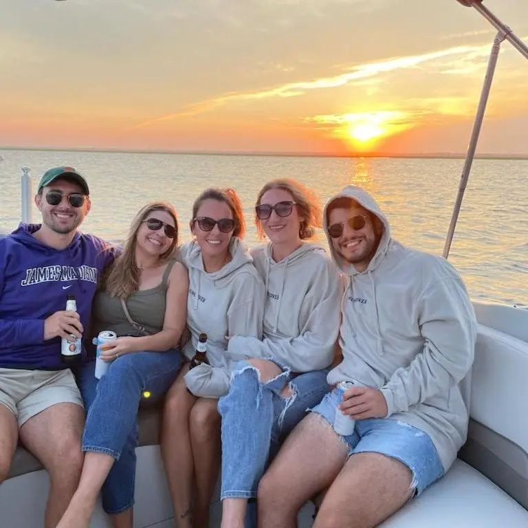 Fun In The Sun Tour 4 Hours of fun in the sun. Enjoy a trip to Lunch or Dinner at one of our Destinations and Bar Crawls.