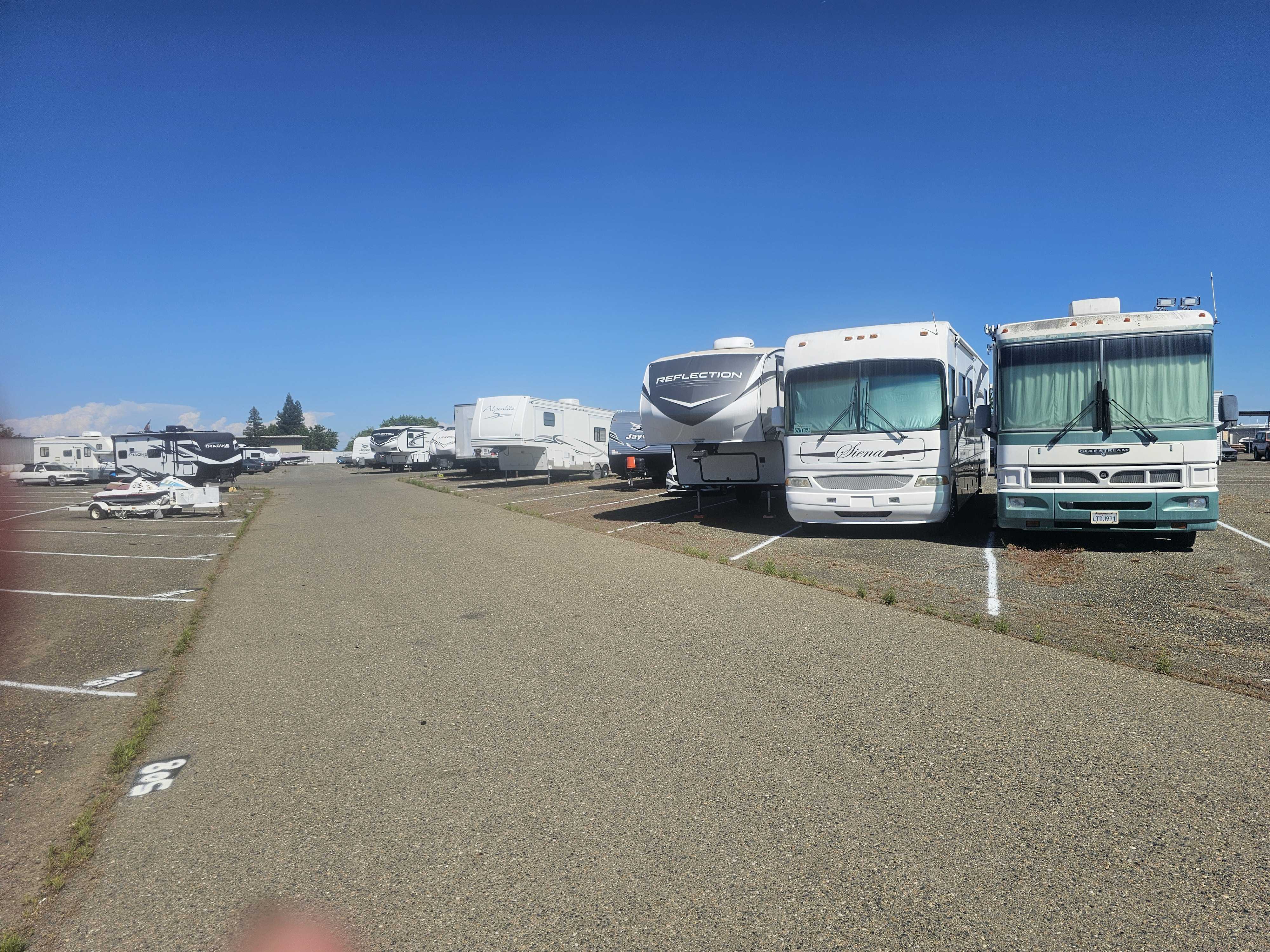 Outdoor Large RV and Vehicle Storage in Rancho Cordova, CA | 3671 Omec Park Dr