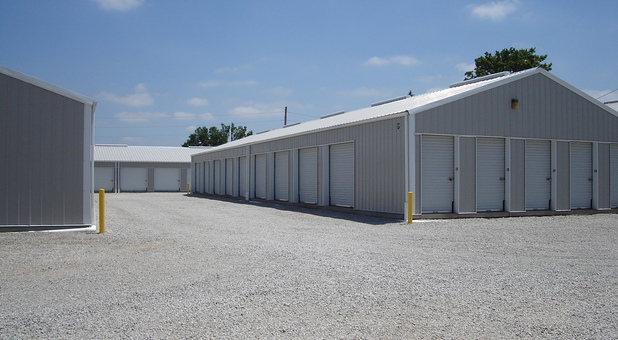self storage buildings with exterior adn drive up access