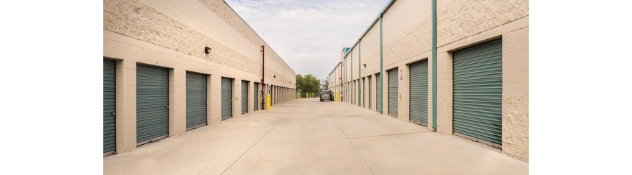 Drive-up access at San Clemente Self Storage