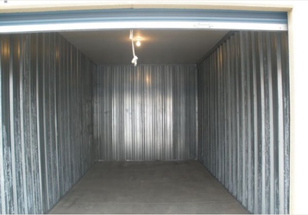 lighted storage unit Lincoln, NE