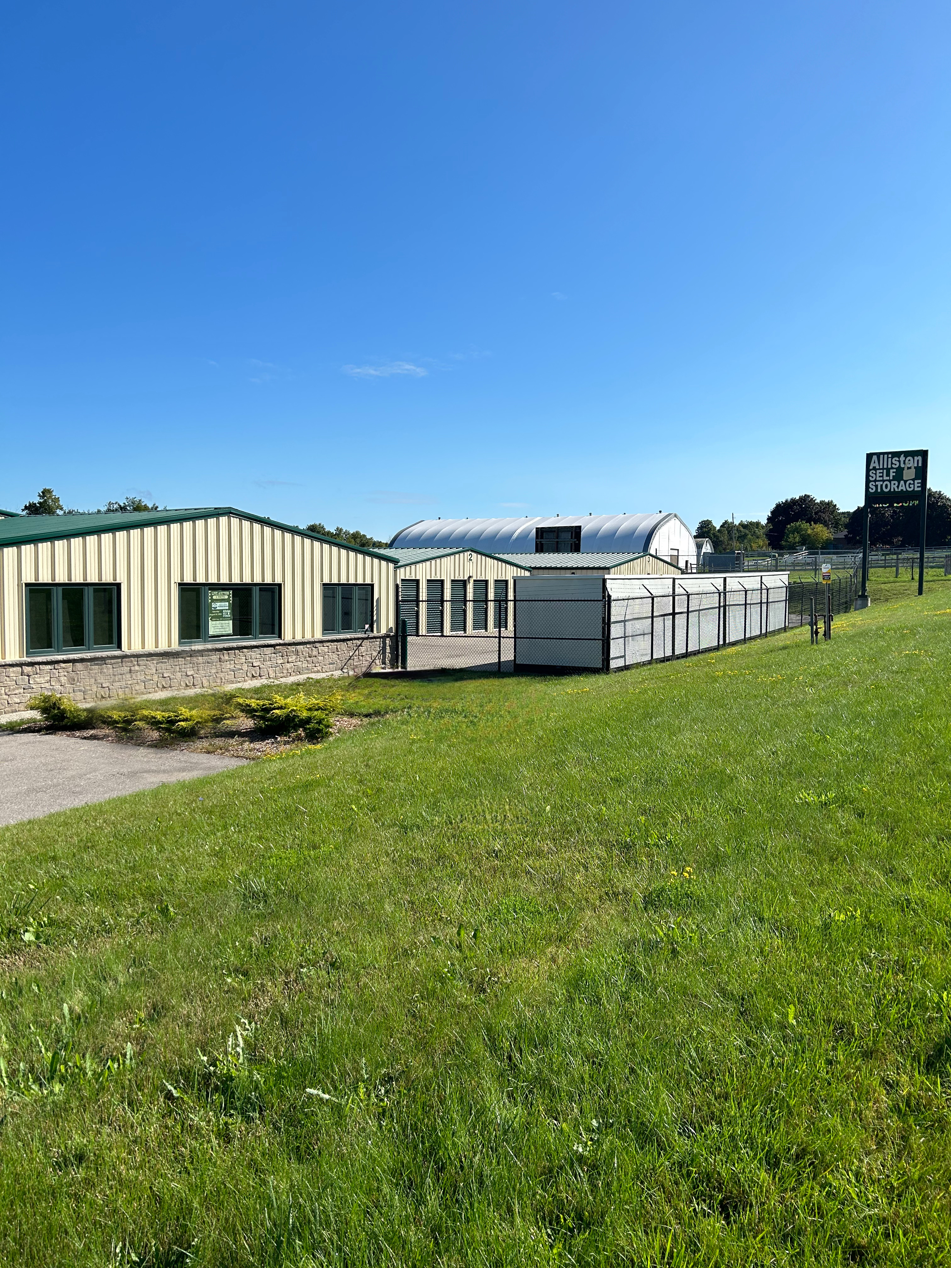 Drive-Up Storage Units in Cookstown, ON