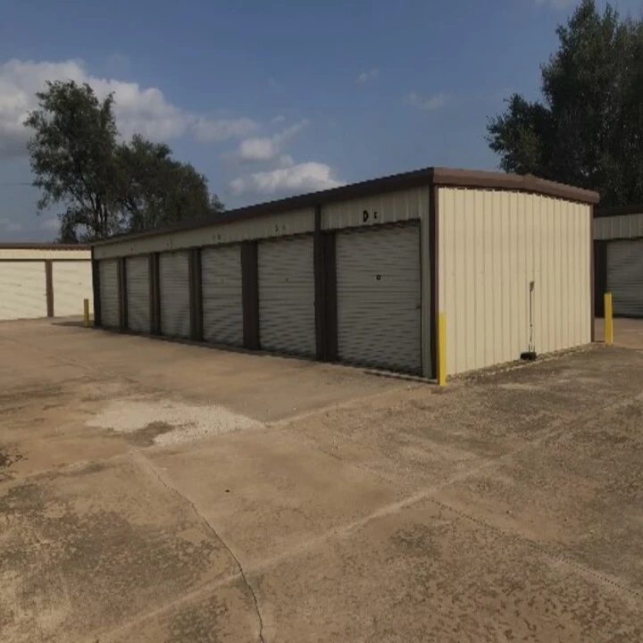 5152 S Hydraulic Ave, Wichita, KS 67216