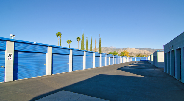 Drive Up Access in Hemet, CA