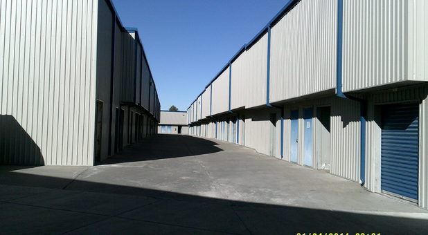 large self storage units with drive up access