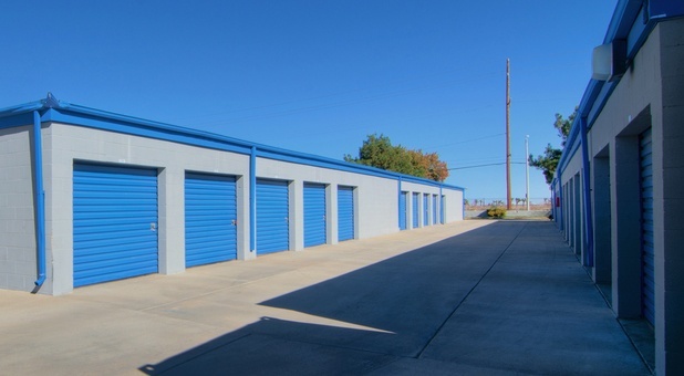 self storage units with drive up access