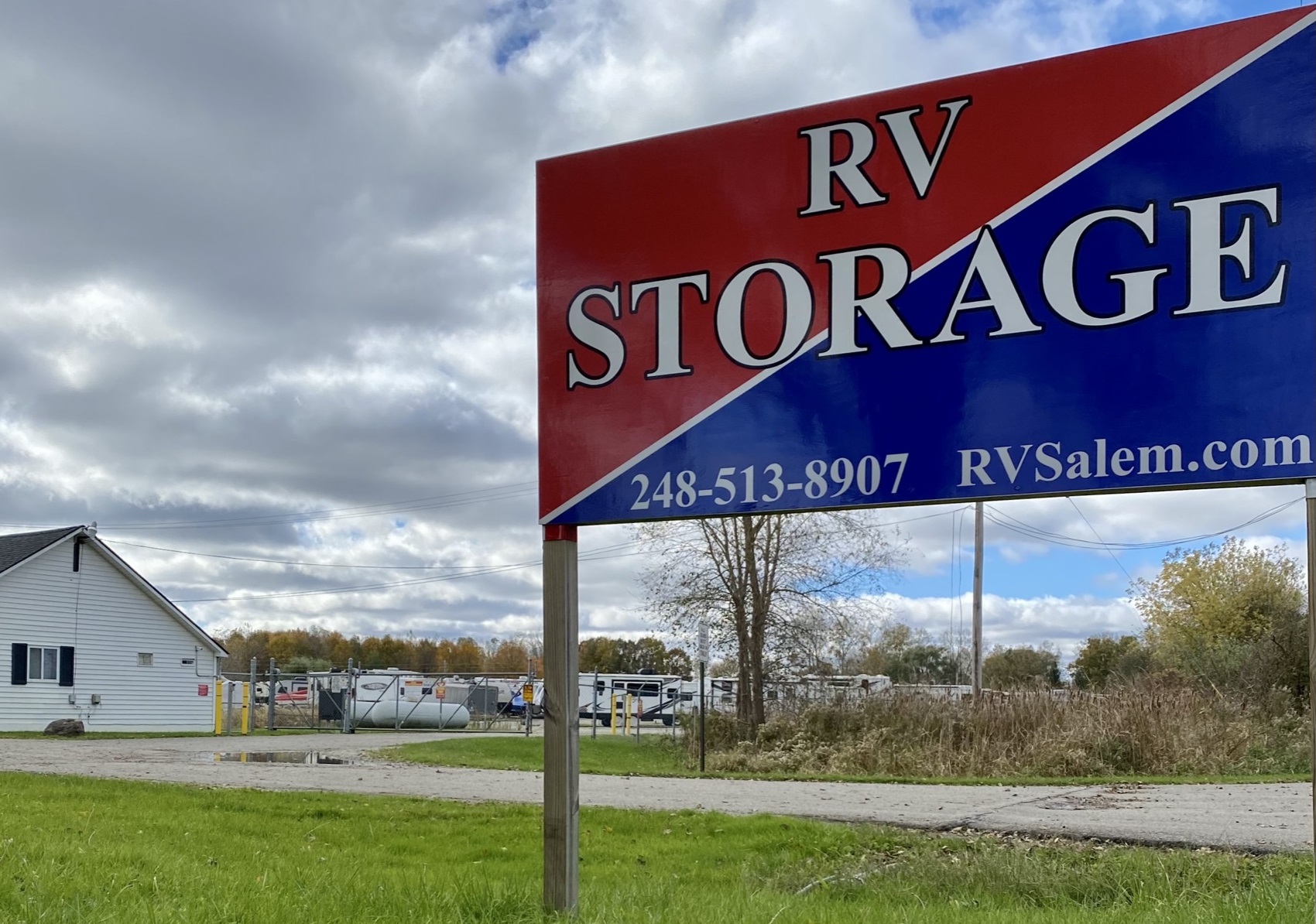 Vehicle Storage at Salem RV