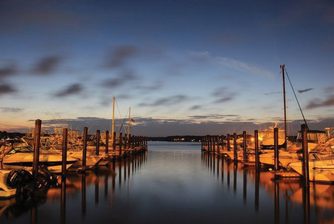marina-at-night