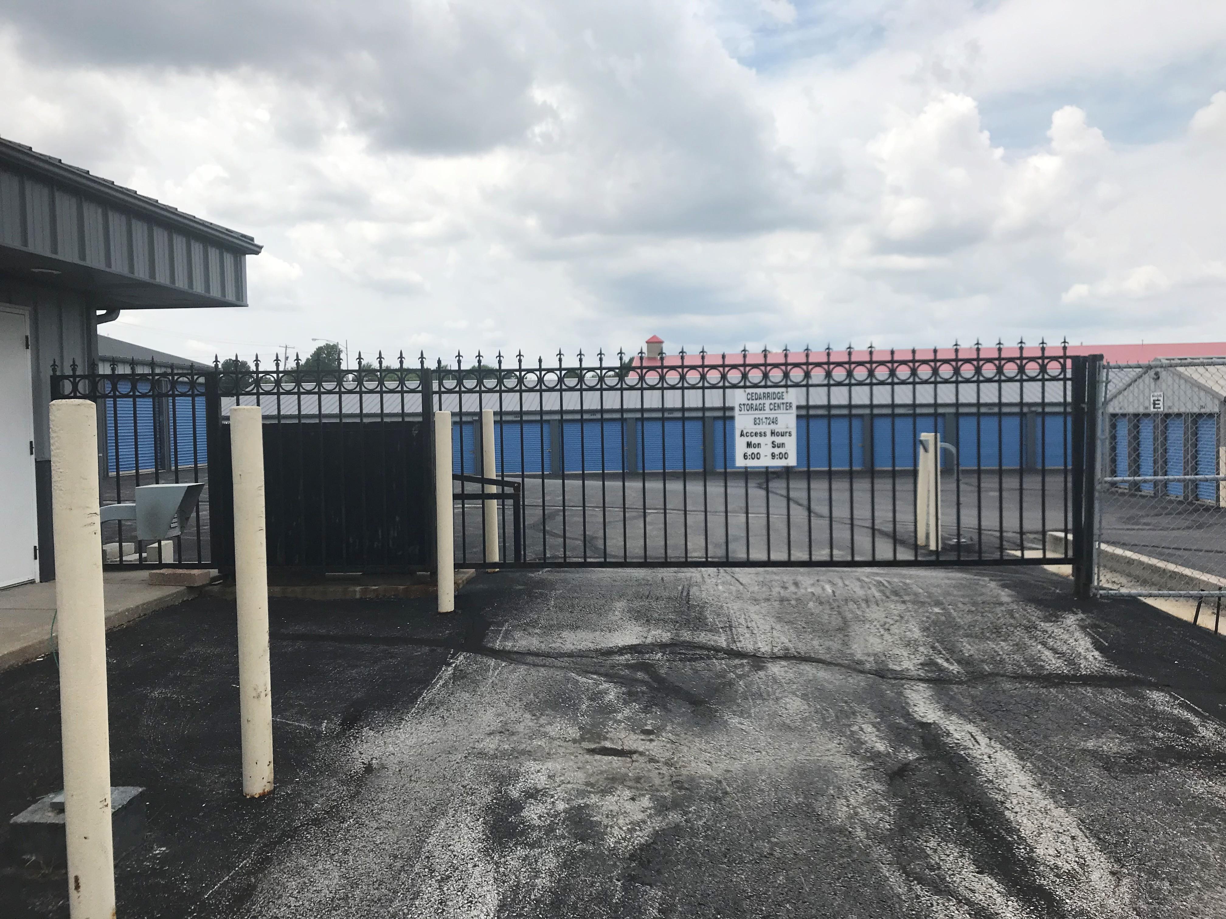 Gate