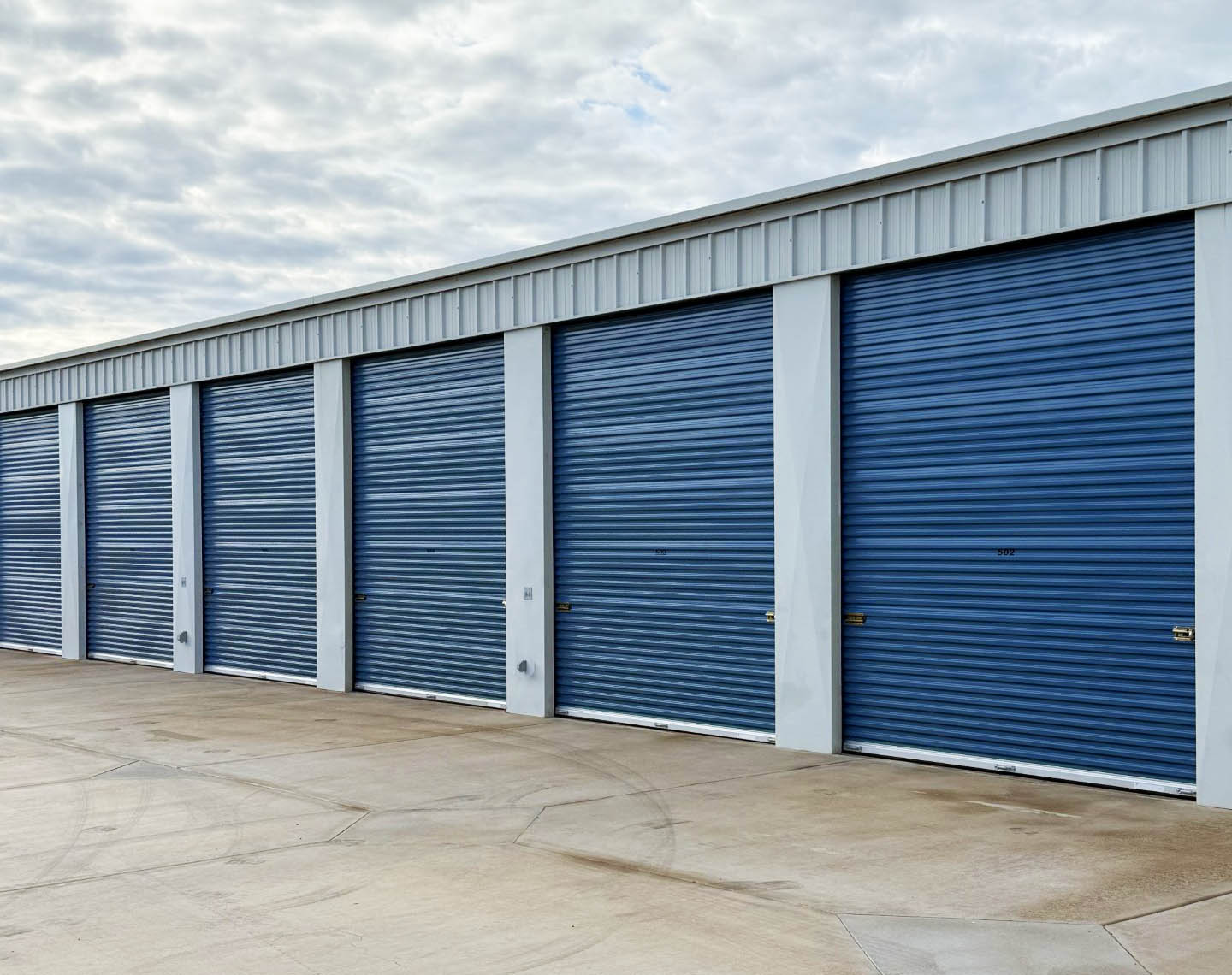 Storage units in Lake Havasu, Arizona. Boat storage, RV storage, mini storage.