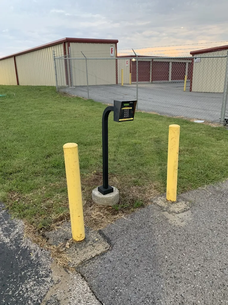 Royal Rocket Self Storage 859 US Hwy 60 Monett, MO 65708