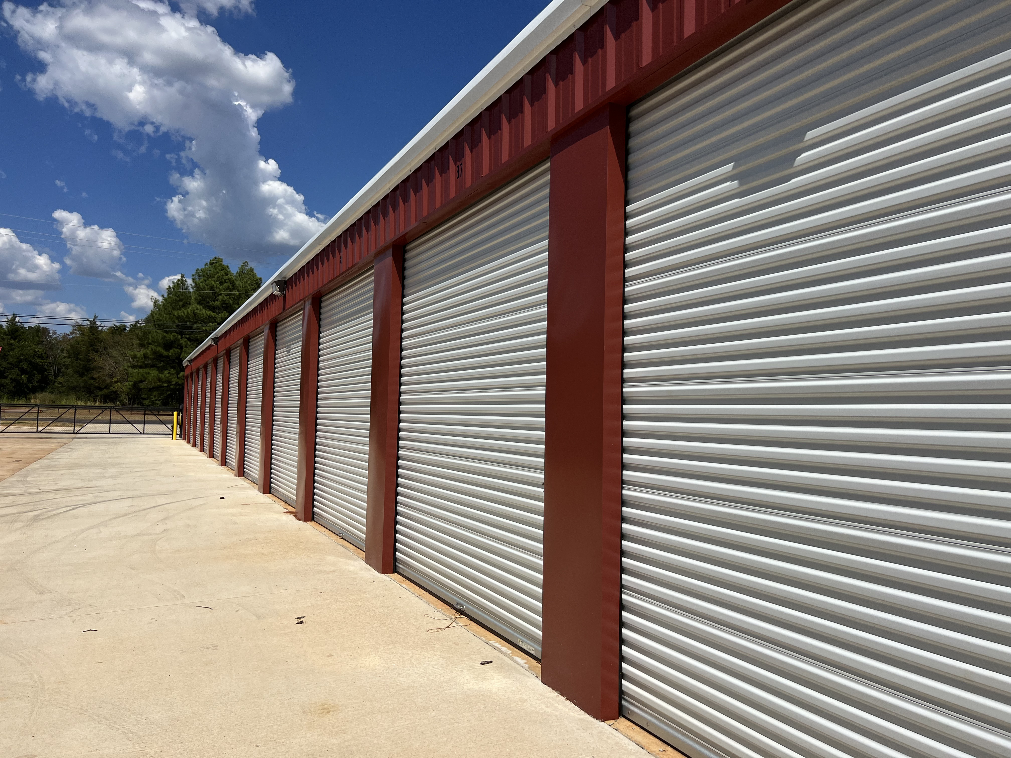 large storage units available jacksonville tx