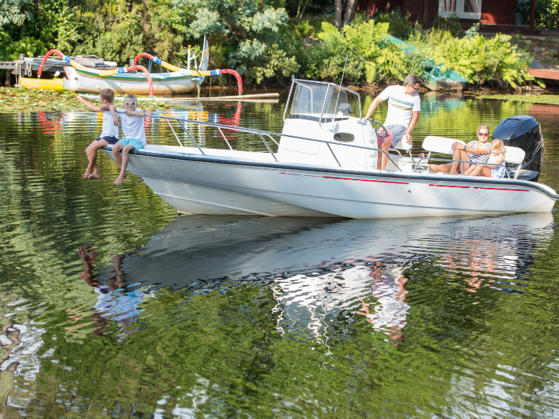 family-reversing-boat