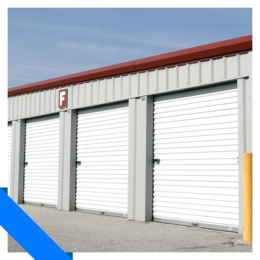 Large scale storage units for cars
