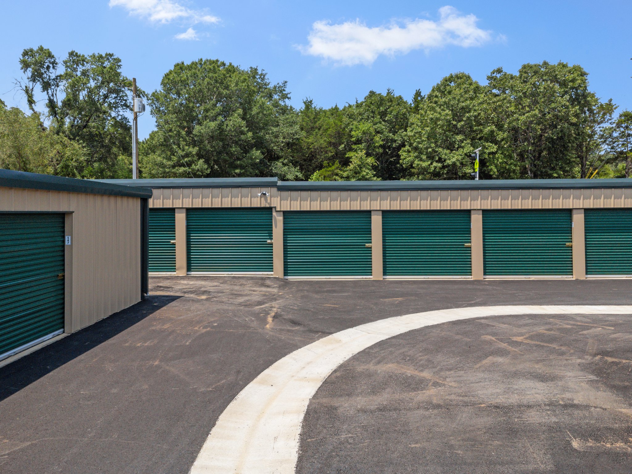 Storage Near Me - College Ave - Climate-Controlled Units in Conway, AR