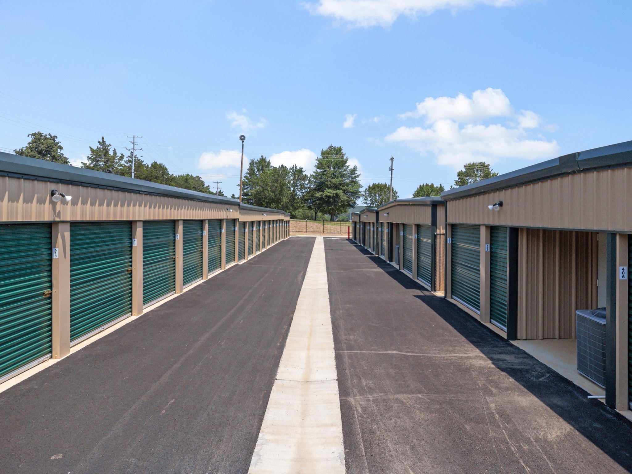 Storage Near Me - College Ave - Climate-Controlled Units in Conway, AR