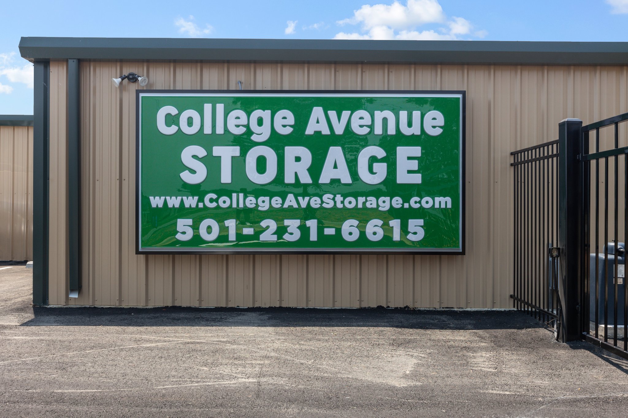 Storage Near Me - College Ave - Climate-Controlled Units in Conway, AR