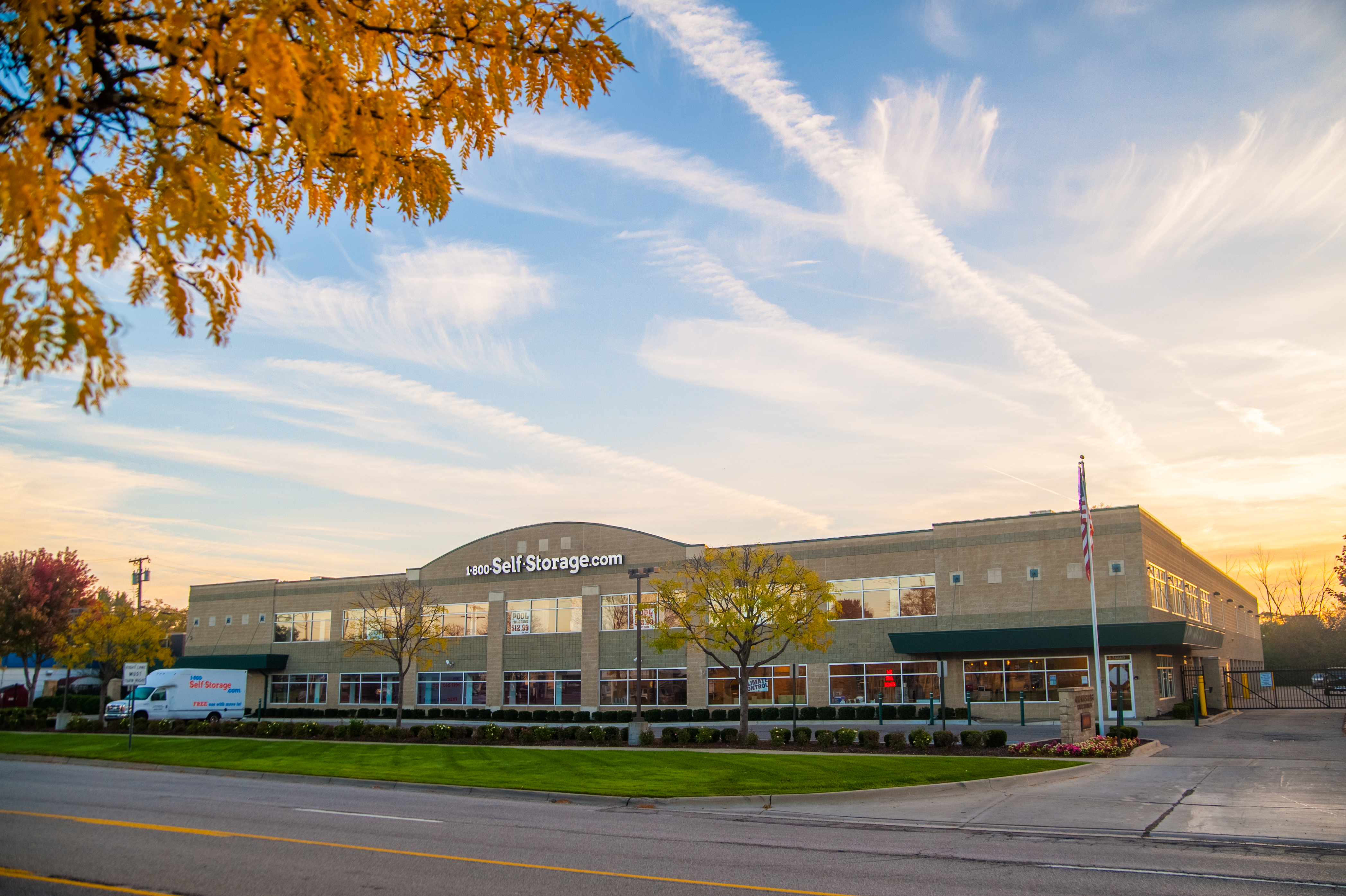 Harding Self Storage at 26640 Harding, Oak Park, MI 48237